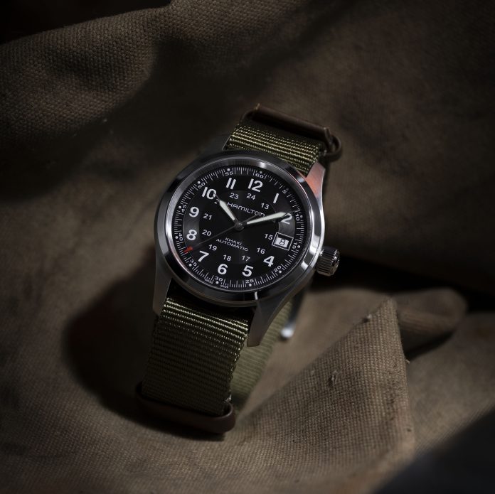 Hamilton Khaki Field Automatic_Call of Duty_H70475930_Lifestyle 1_0
