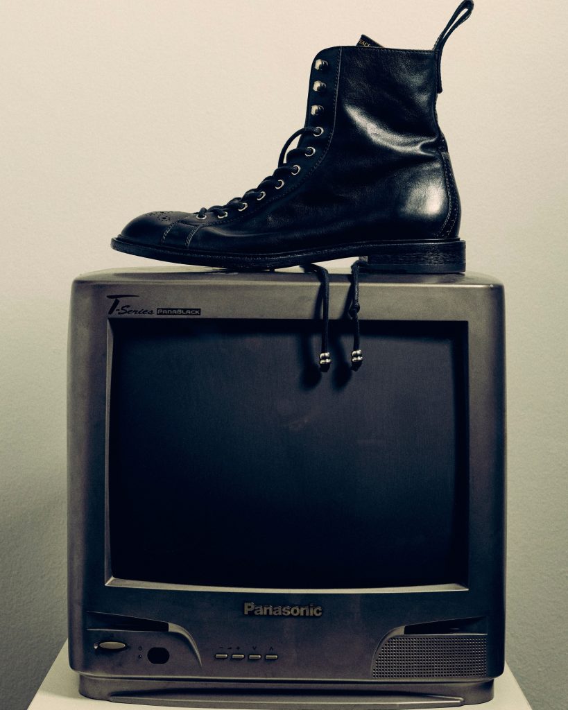 รองเท้า Billy Leather Boots จาก Versace