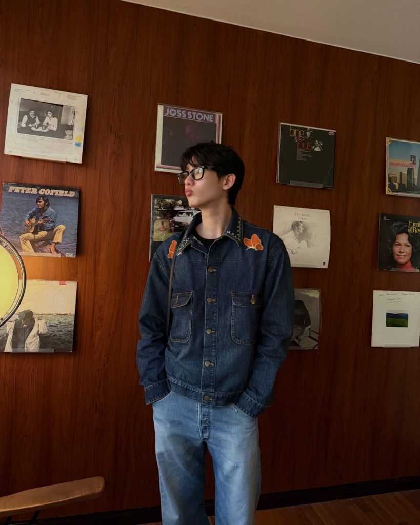 OOTD ของบุ๊ค กษิดิ์เดช กับ Canadian Tuxedo แบบทวิสต์