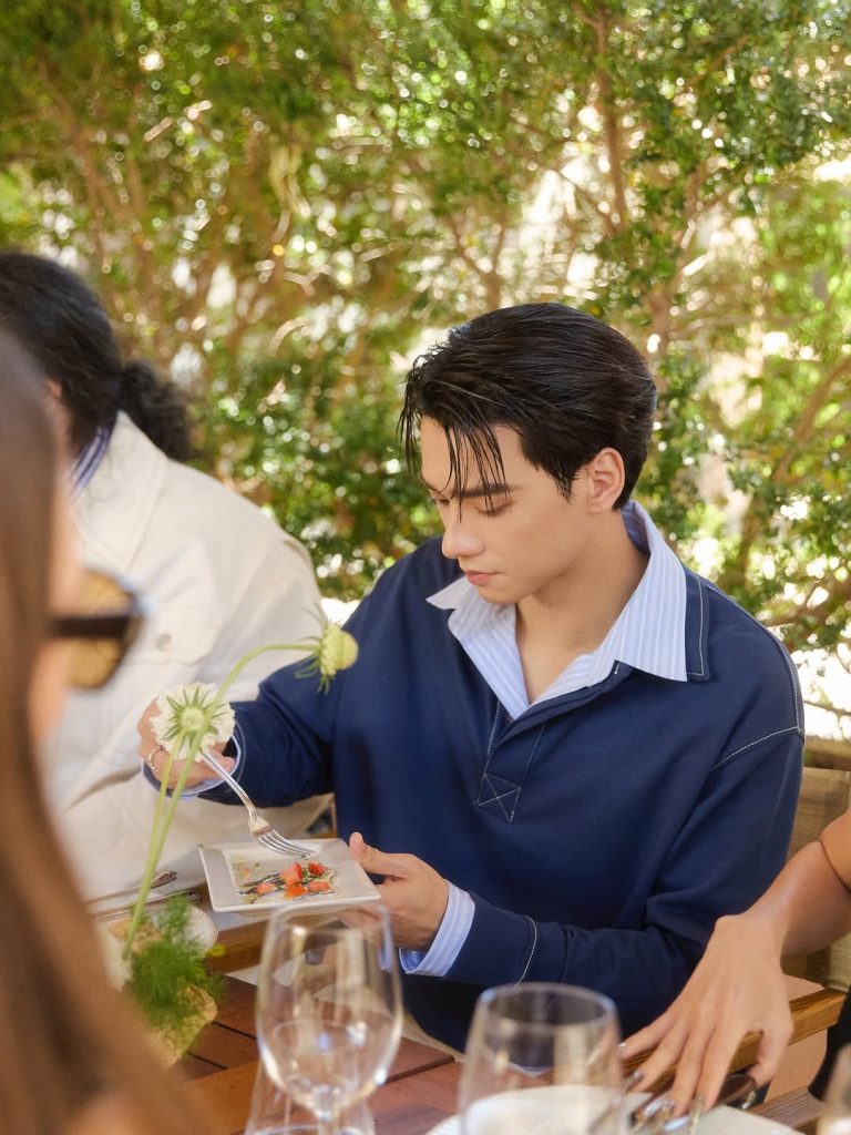 ลุค Parisian Casual ของ เก่ง หฤษฎ์ 