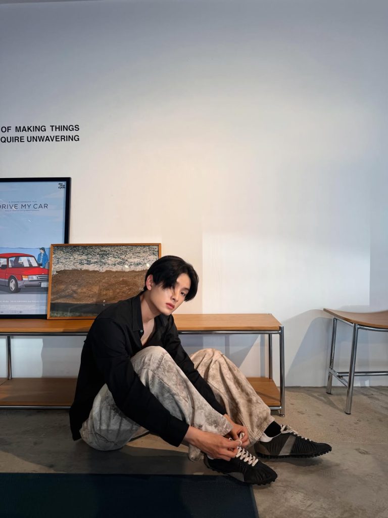 ลุค Minimal Grunge ของ ขุนพล BUS
