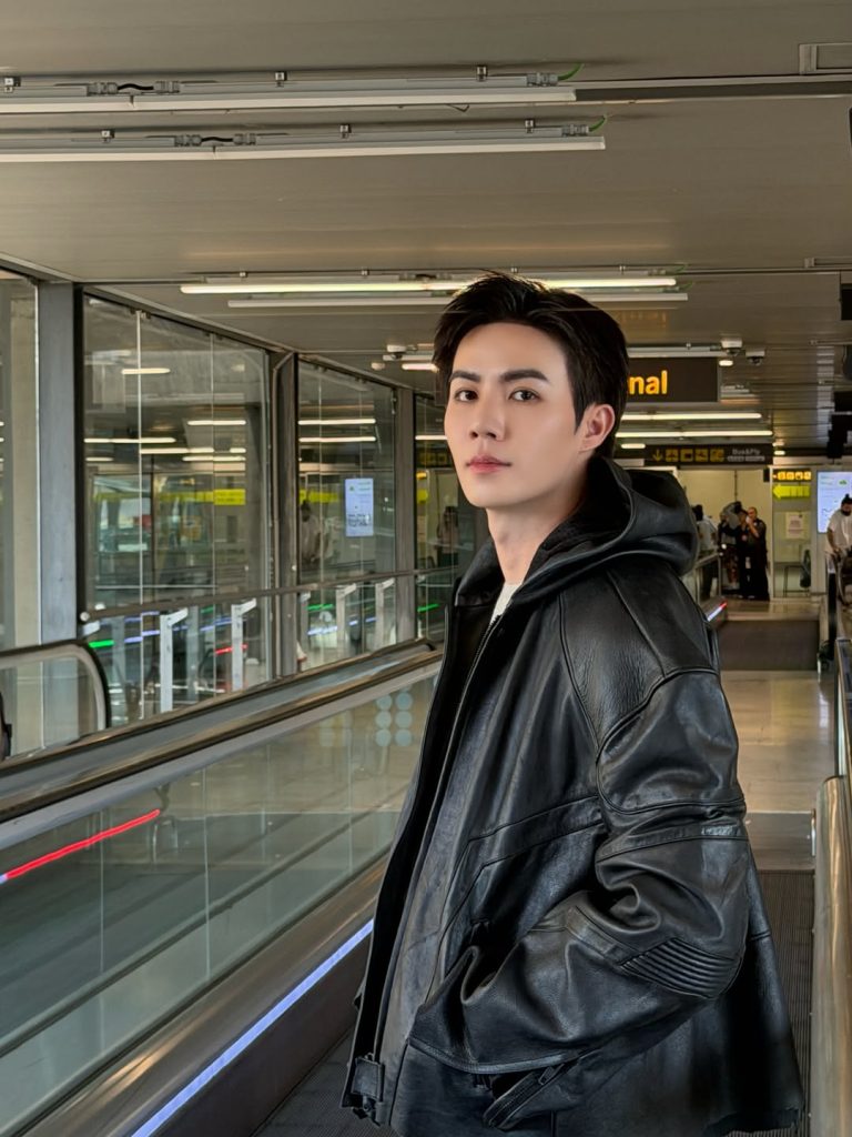 แอร์พอร์ตลุคสุดคูลของ ซี พฤกษ์