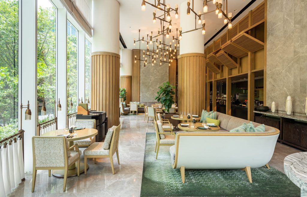 พาไปชิมเมนู อาหารไทย ในมุมมองร่วมสมัยจากห้องอาหาร Front Room ณ โรงแรม Waldorf Astoria Bangkok